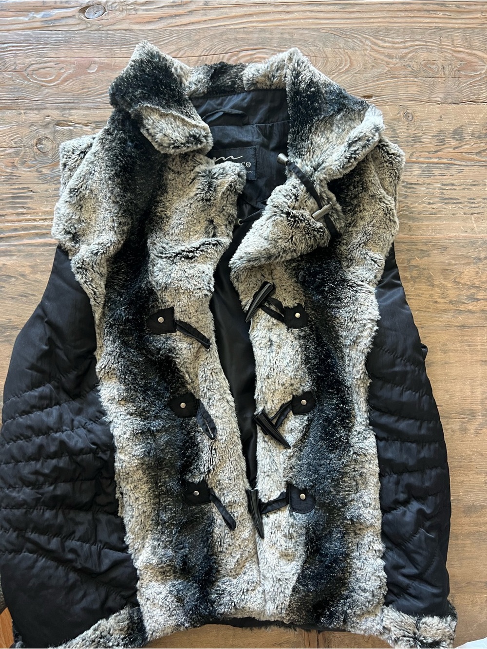 Montanaco Faux Fur Toggle Vest sz M